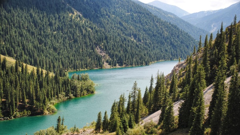 Озеро Кольсай и озеро Каинды