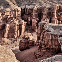 Чарынский каньон «Долина Замков»