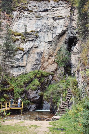 Водопад Кайрак, плато Ассы