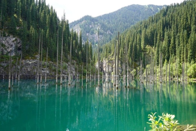 Кольсайское озеро и озеро Каинды 