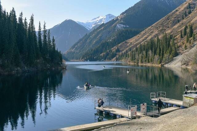 Кольсайское озеро и озеро Каинды 