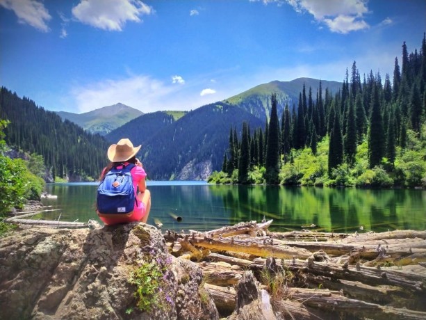 Кольсайское озеро и озеро Каинды 