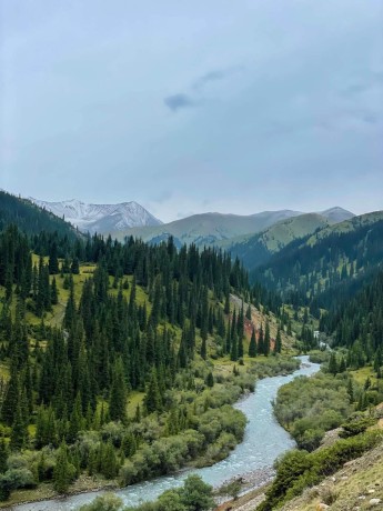 Водопад Текес и озеро Тузколь