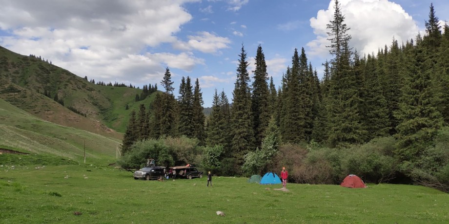 Водопад Текес и озеро Тузколь