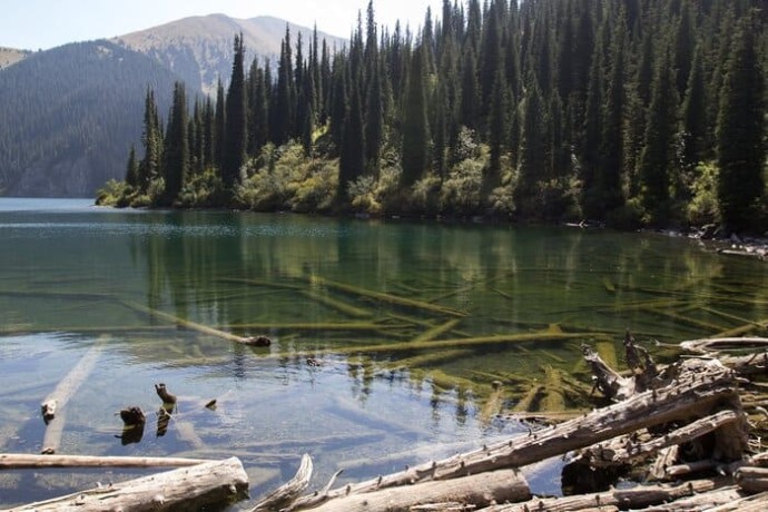 Озеро Кольсай и озеро Каинды