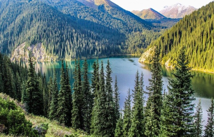 Озеро Кольсай и озеро Каинды