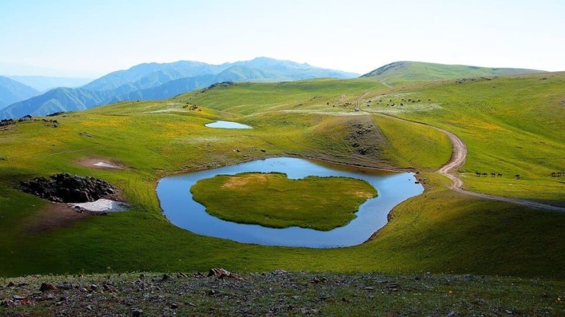 Водопад Бурхан Булак 